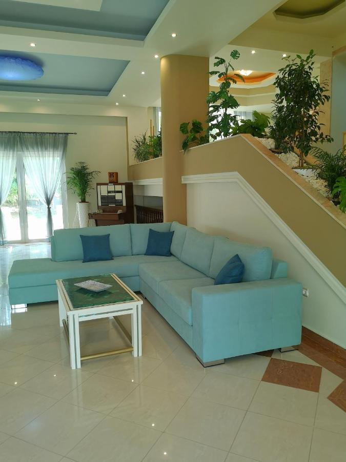 Louis Luxury By Living In Blue